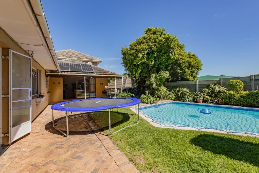 4 Bedroom Property for Sale in Kenridge Western Cape